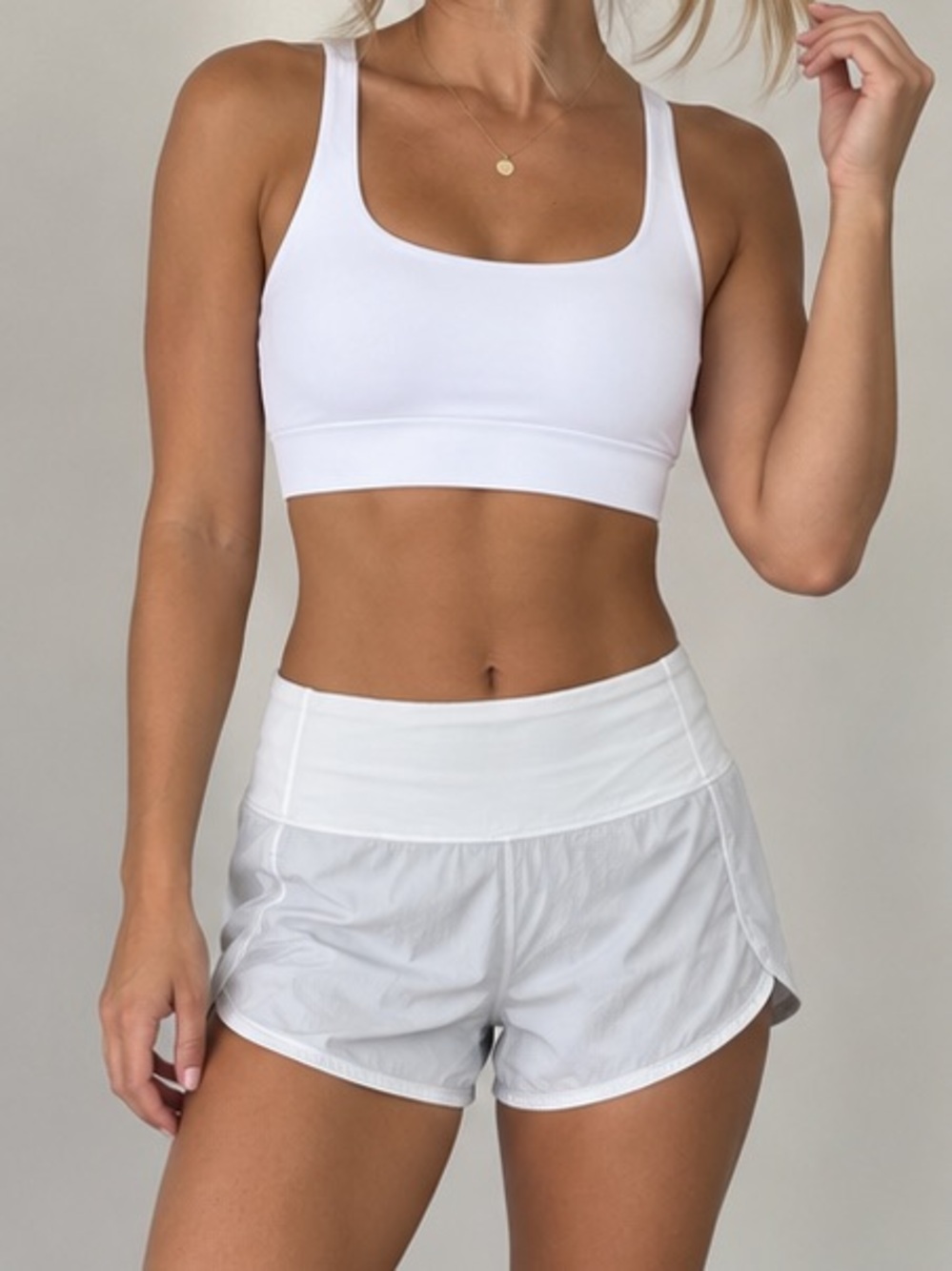 Lululemon Speed Running Shorts Women’s Size 4 White Gray Built-In Liner